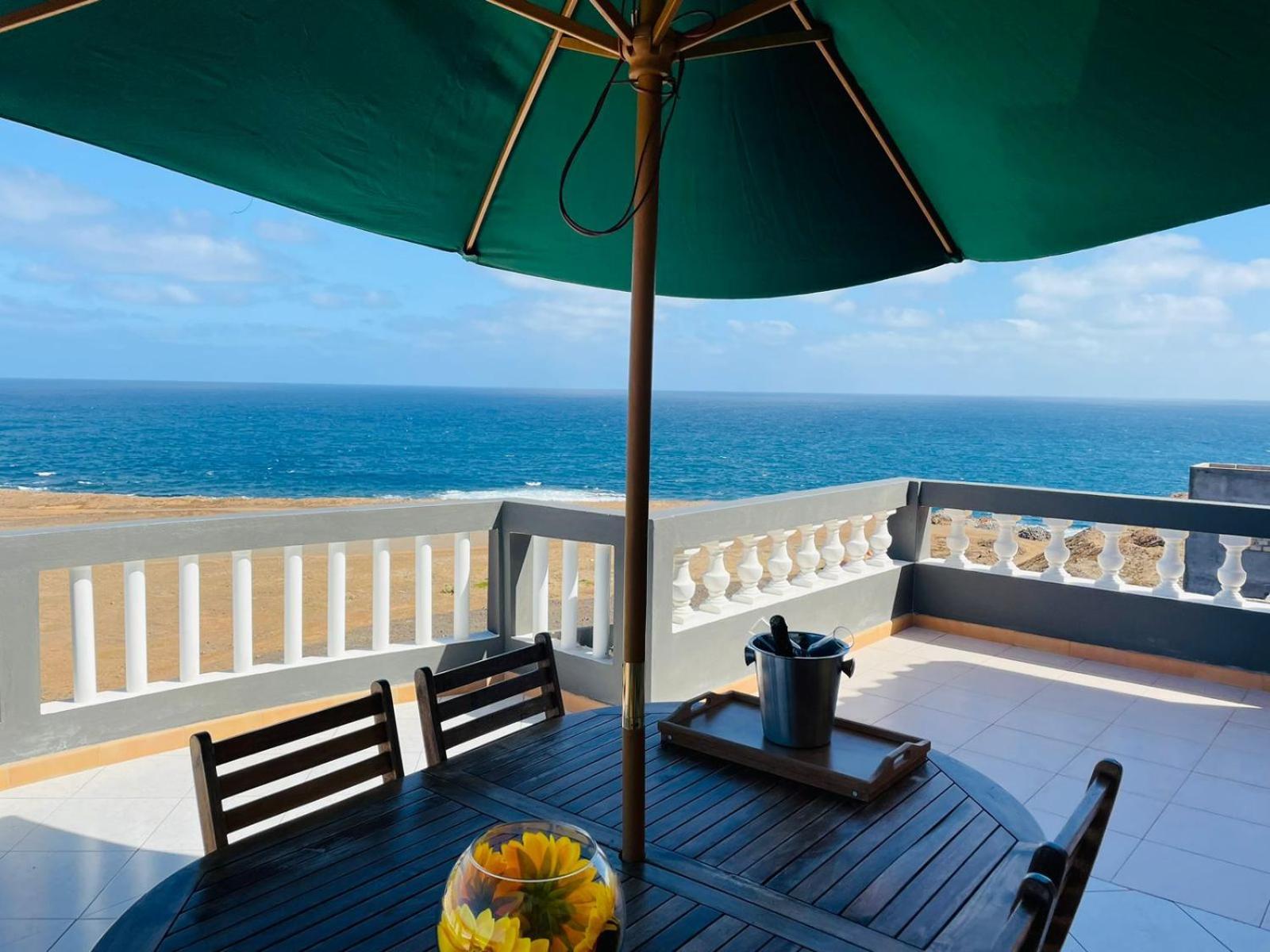 Bed and Breakfast Residencial Sol Point Art Ponta Do Sol Exterior foto