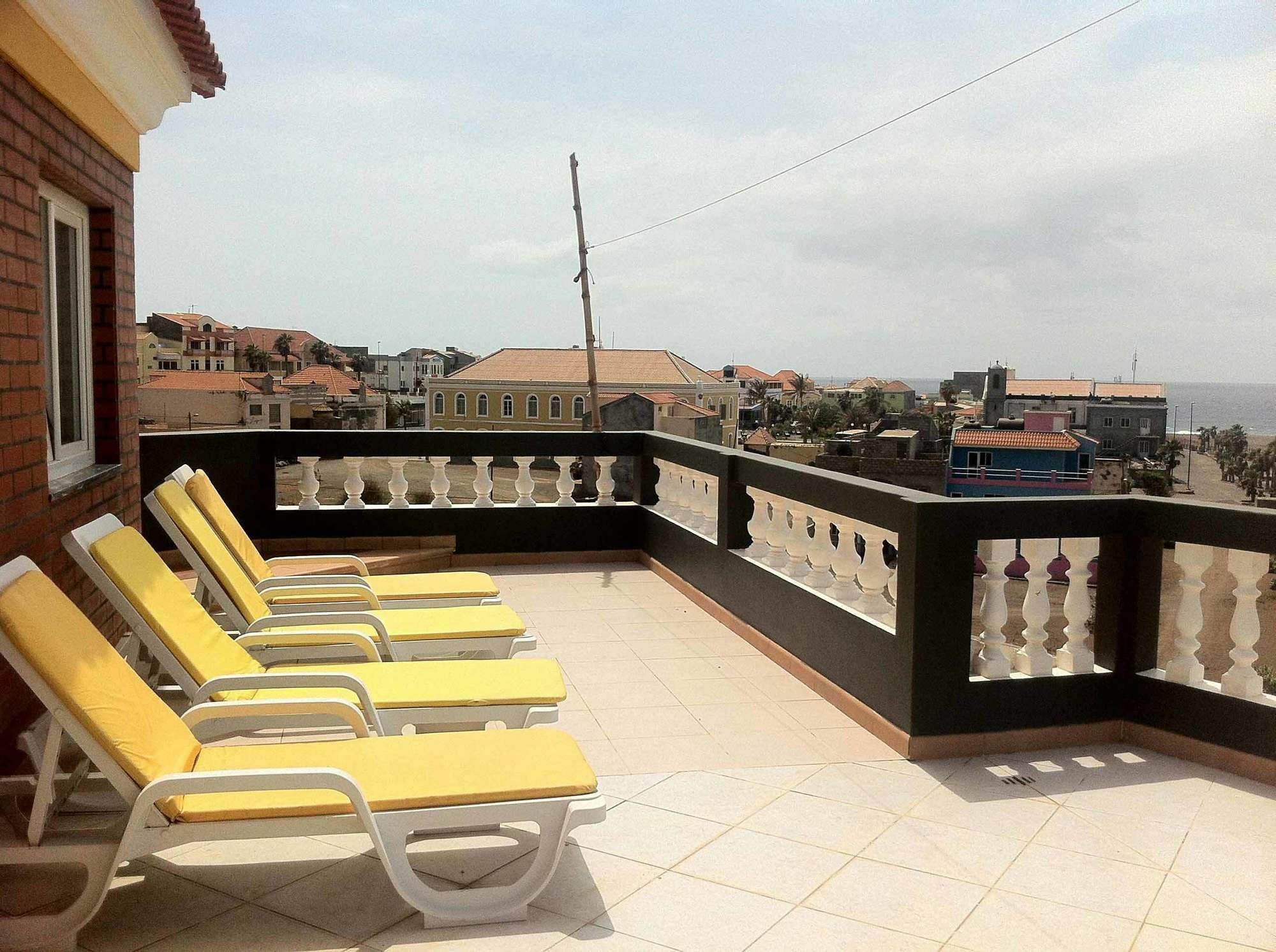 Bed and Breakfast Residencial Sol Point Art Ponta Do Sol Exterior foto